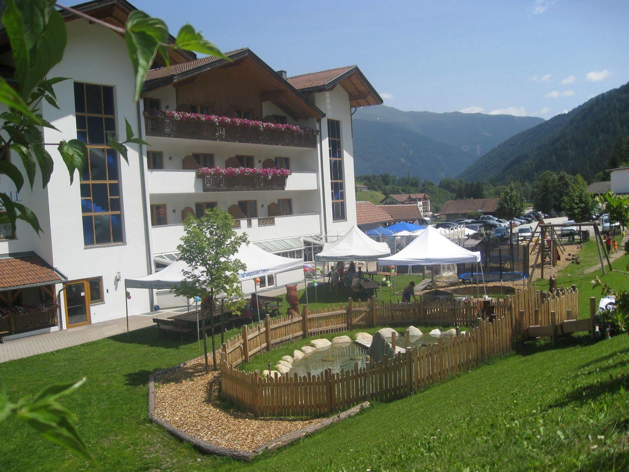 Hotel Bergkristall Brennero Exterior photo